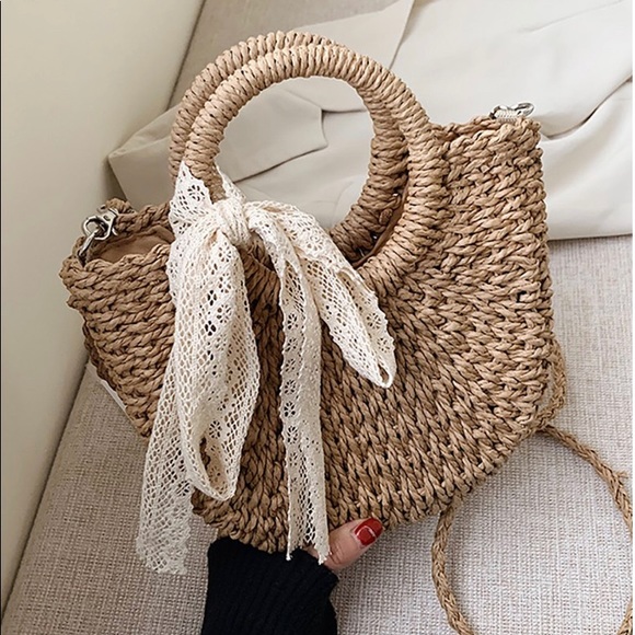 Handbags - Woven straw handbag. NWOT
